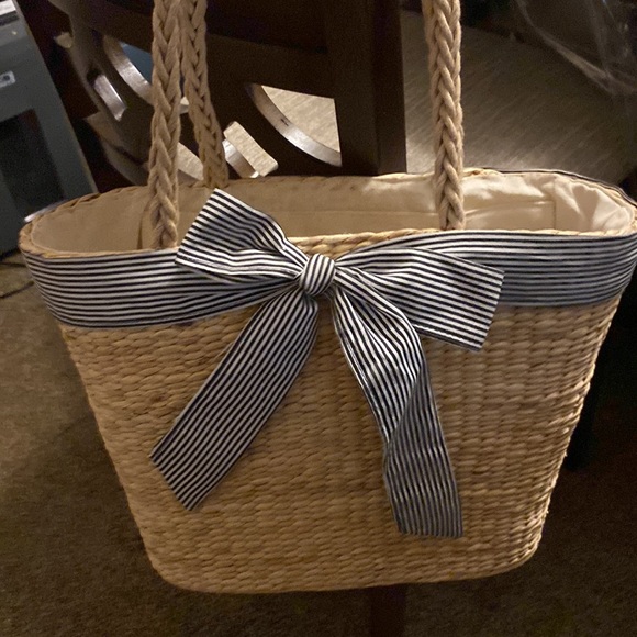 Adorable light tan straw purse with large striped bowPERFECT EASTER BAG - Picture 2 of 7
